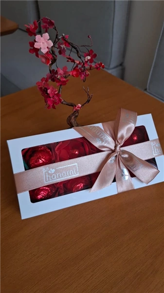 Caixa Premium Corporate com bombons licorosos de cereja